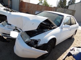 1999 TOYOTA CAMRY LE WHITE 2.2L AT Z17824